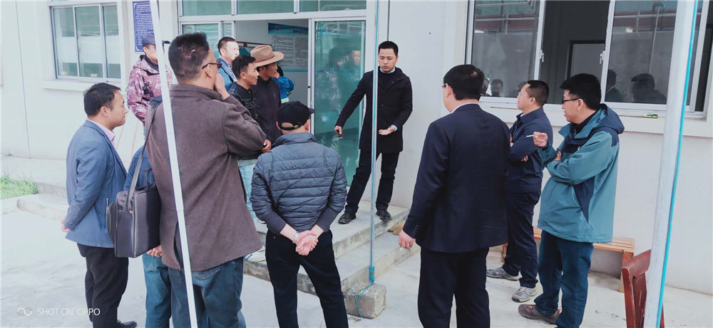 西南督查組在自治區(qū)、日喀則市、吉隆縣、吉隆鎮(zhèn)有關(guān)領(lǐng)導(dǎo)的陪同下對吉隆鎮(zhèn)污水處理廠檢查工作